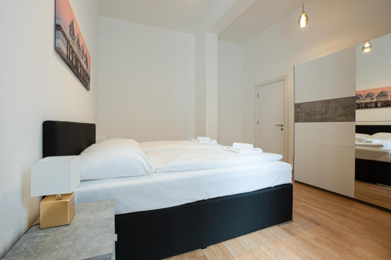 Apartment In The Central Area. 5 Minute'S Walk To The Danube. Wenen Buitenkant foto